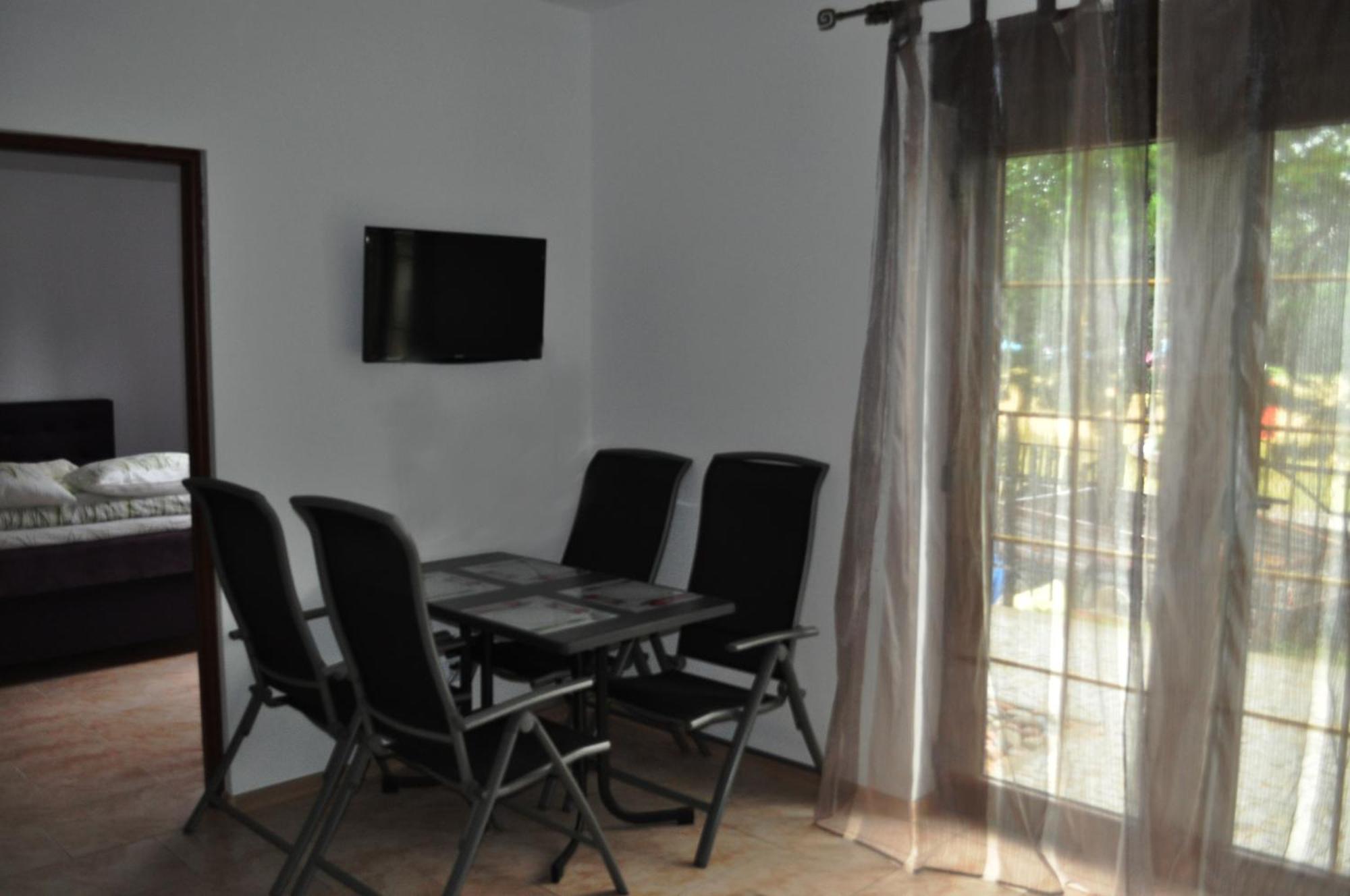 Aparthotel Osrodek Wypoczynkowy Raf-Mil Vitte Exterior foto